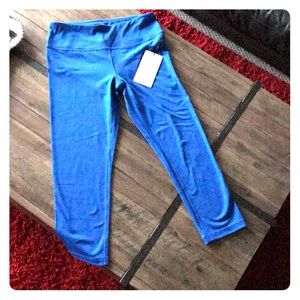 NWT Yogalicious yoga pant size M - blue